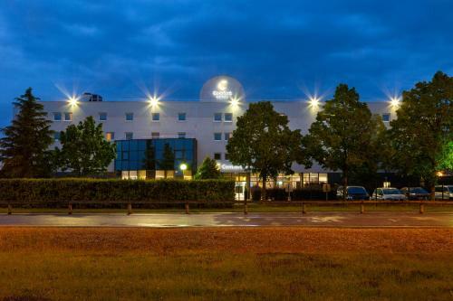 Hotel Kyriad Lyon A�roport Saint Exup�ry