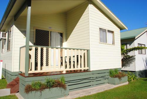 Pleasurelea Tourist Resort & Caravan Park