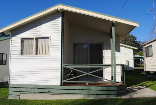 Pleasurelea Tourist Resort & Caravan Park