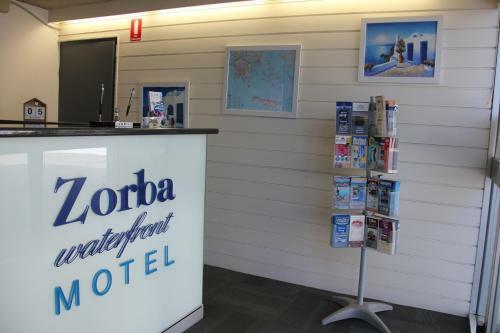 Zorba Waterfront Motel