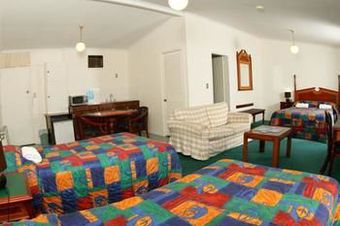 New England Motor Lodge