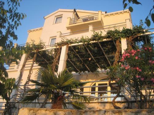 Hostal Villa Obad Guest House