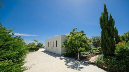 Rent Private Villa 069