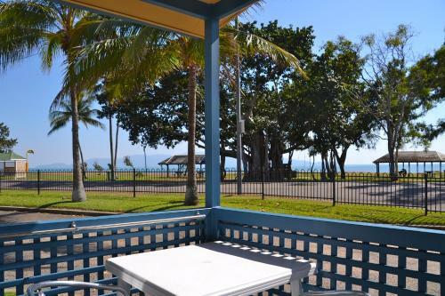 Rowes Bay Caravan Park