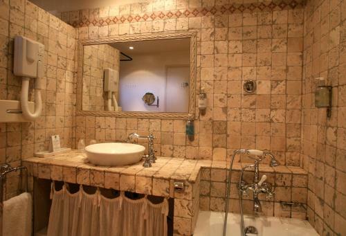 Hotel Le Mas Des Carassins