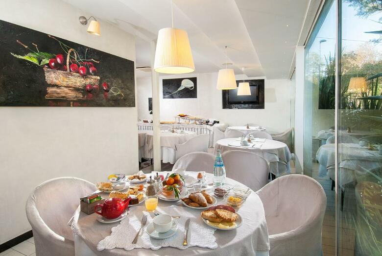 Hotel Mediterraneo Nihotels