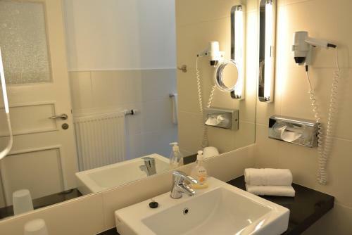 Land- Und Golfhotel Alte Fliegerschule