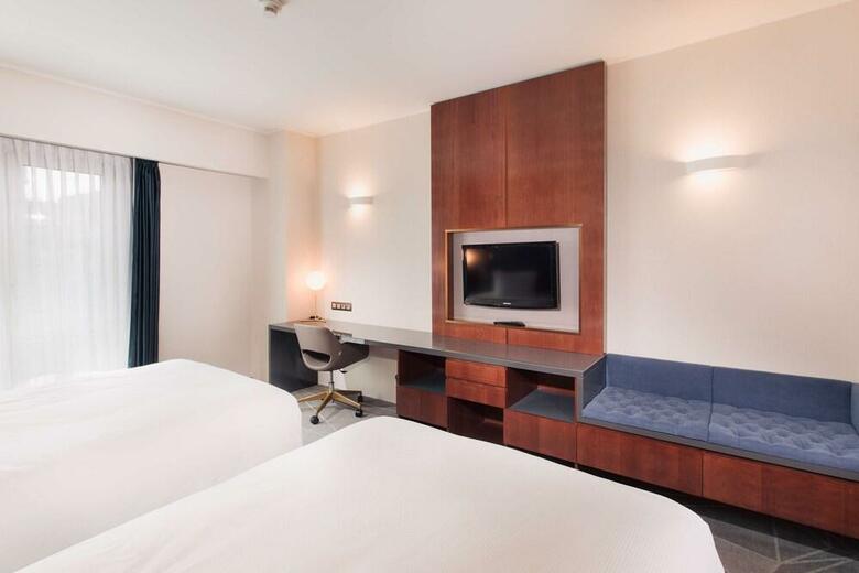City Plaza Hotel