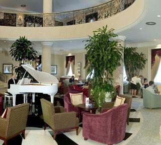 Hotel Donbass Palace