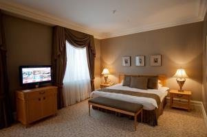 Hotel Donbass Palace