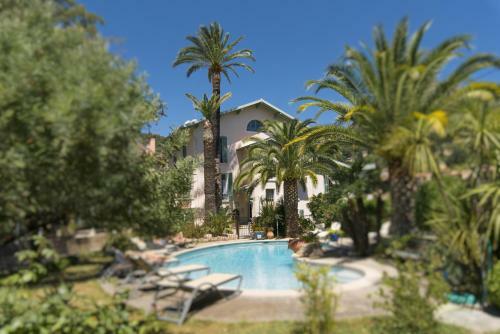 Hotel H�tel De Charme Villa Roseraie