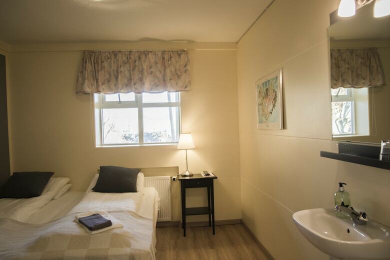 Hostal Guesthouse Hvammur