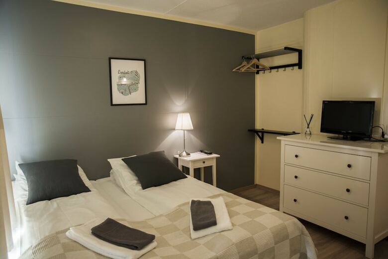 Hostal Guesthouse Hvammur