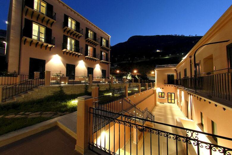 Cerri Hotel