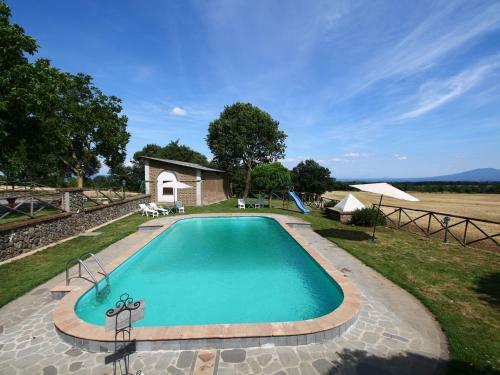 Apartamento Spacious Farmhouse In Bagnoregio With Swimming Pool