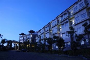 Lorin New Kuta Hotel