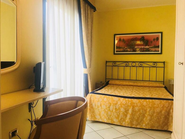 Le Terrazze Sul Lago Suite Hotel