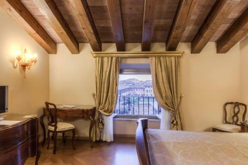 Villa Fenaroli Palace Hotel