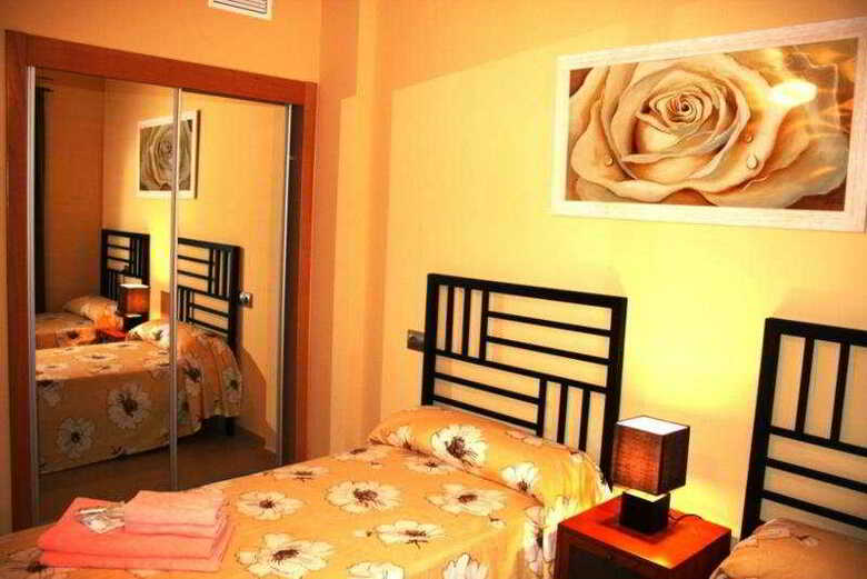 Apartamentos Playamarina