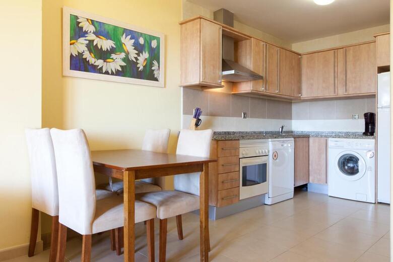 Apartamentos Playamarina