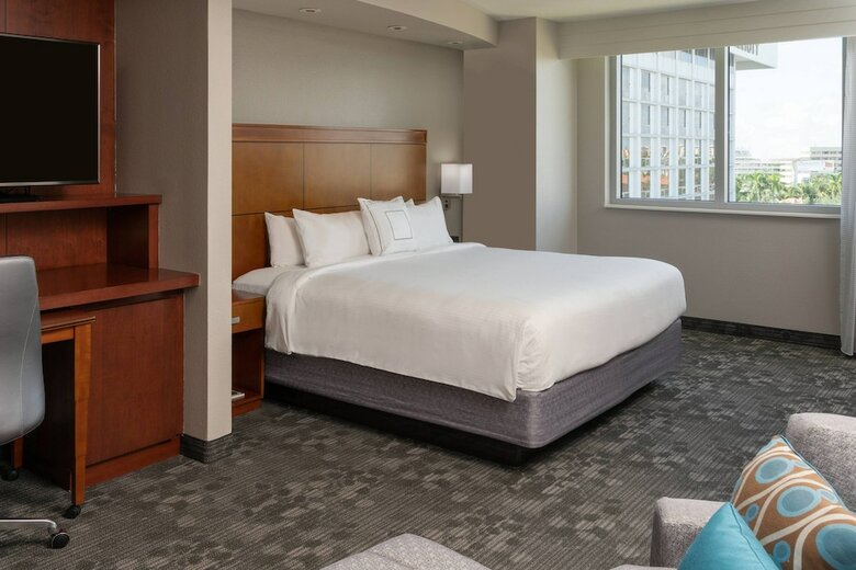 Hotel Courtyard By Marriott Miami Airport South