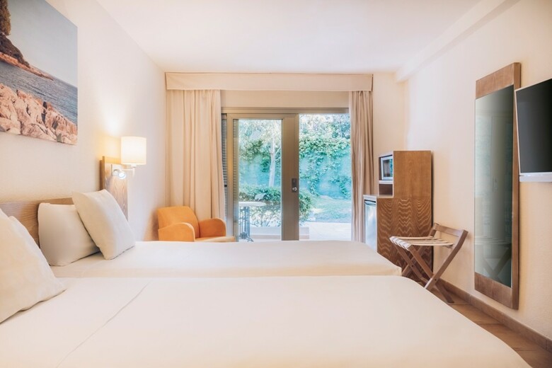 Aparthotel Iberostar Waves Pinos Park