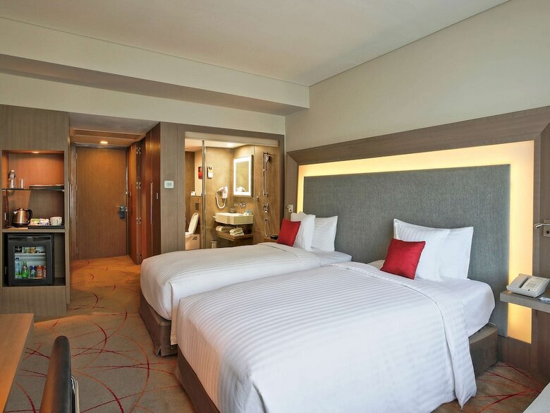 Novotel Kolkata Hotel And Residences