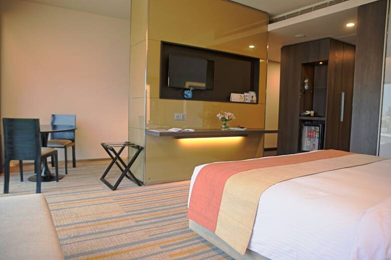 Novotel Kolkata Hotel And Residences