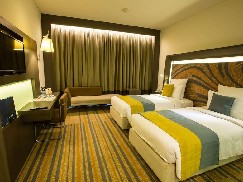 Novotel Kolkata Hotel And Residences