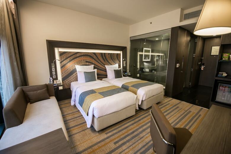 Novotel Kolkata Hotel And Residences