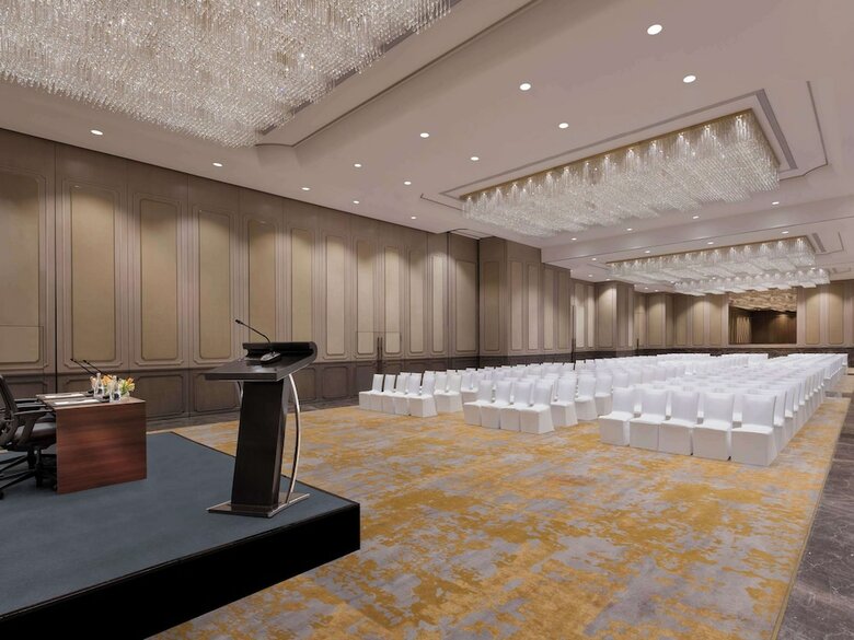 Novotel Kolkata Hotel And Residences