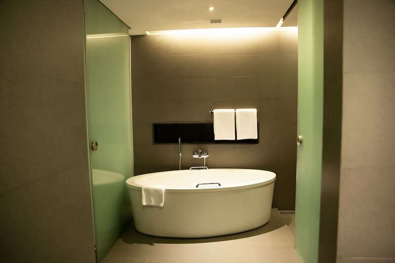 Novotel Kolkata Hotel And Residences