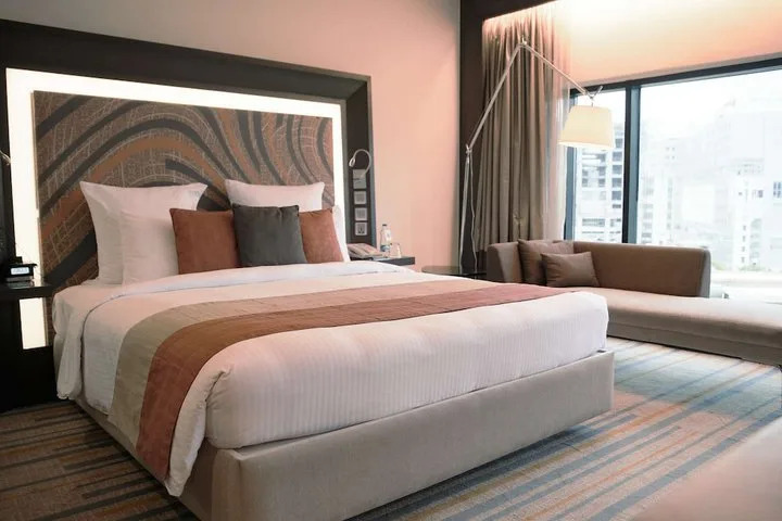 Novotel Kolkata Hotel And Residences