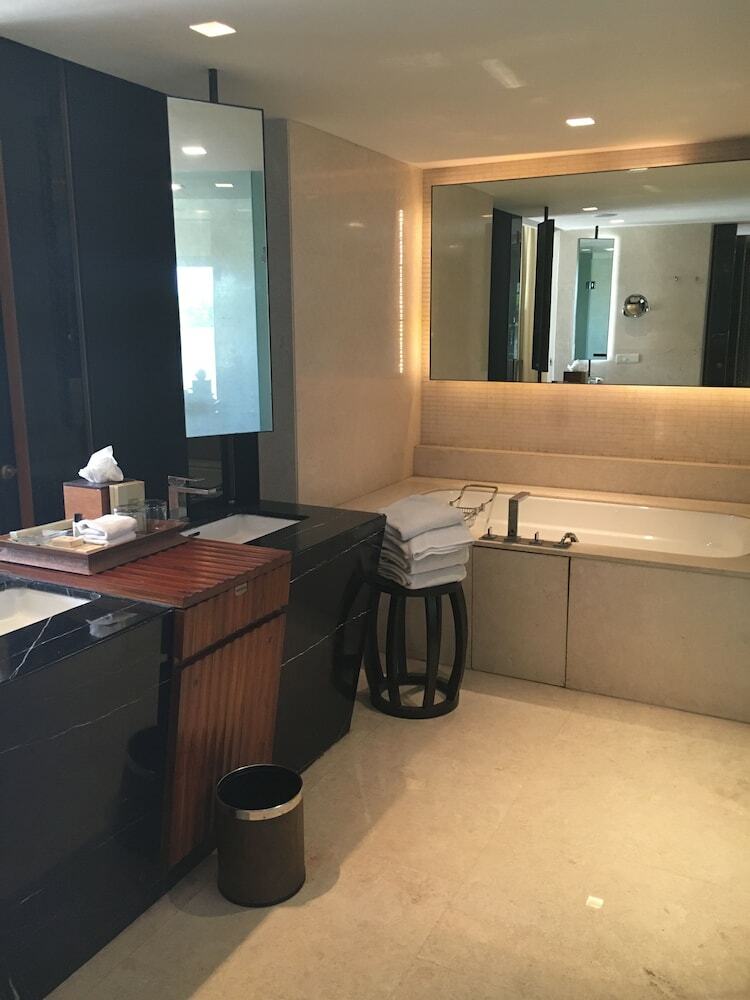 Hotel Vivanta By Taj - Surajkund, Ncr