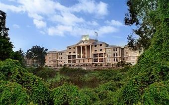 Hotel The Golden Suites