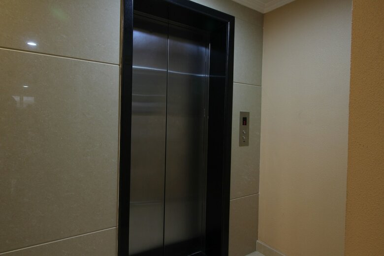 Srivar Hotels
