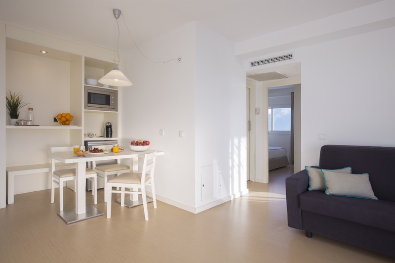 Las Gaviotas Suites Hotel