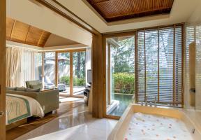 Hotel Renaissance Phuket Resort & Spa