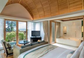 Hotel Renaissance Phuket Resort & Spa