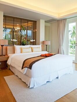 Hotel Centara Grand West Sands Resort & Villas Phuket