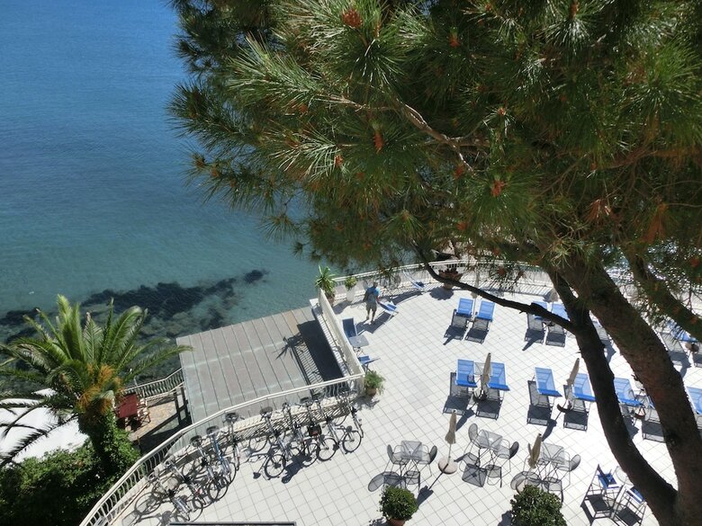 Hotel Arc En Ciel