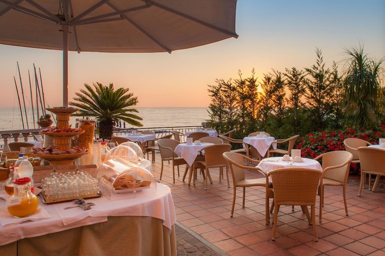 Hotel Golfo E Palme