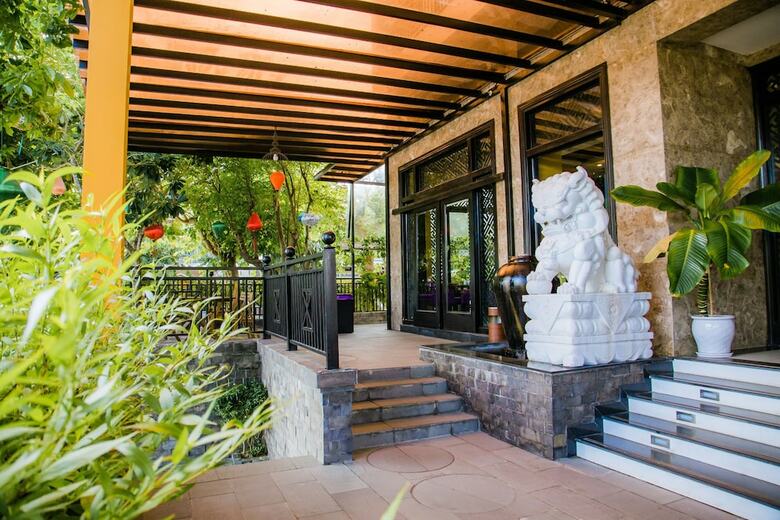 Royal Riverside Hoi An Hotel