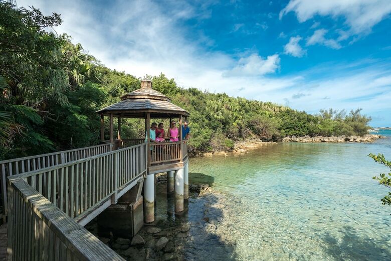 Hotel Grotto Bay Beach Resort
