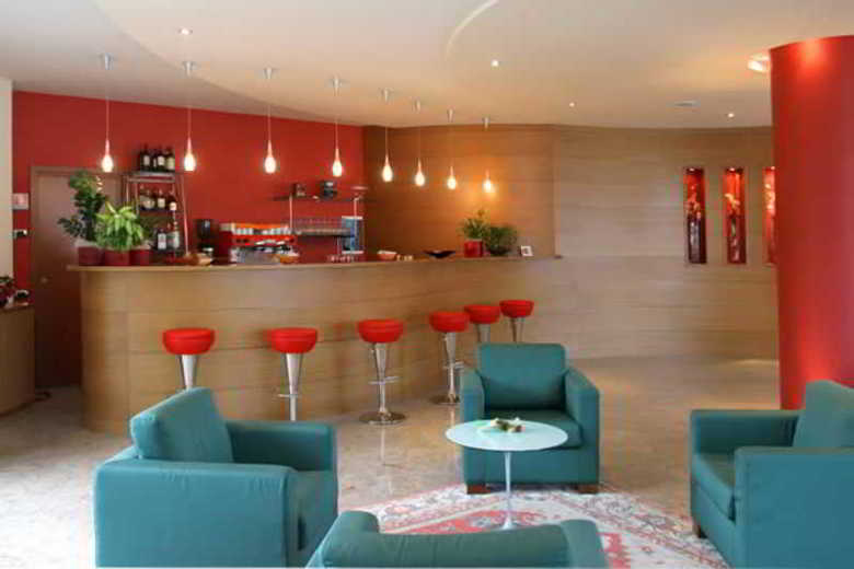 Luna Hotel Motel Airport