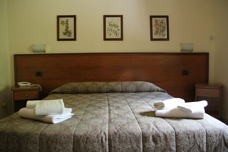 Hotel Pausania Inn
