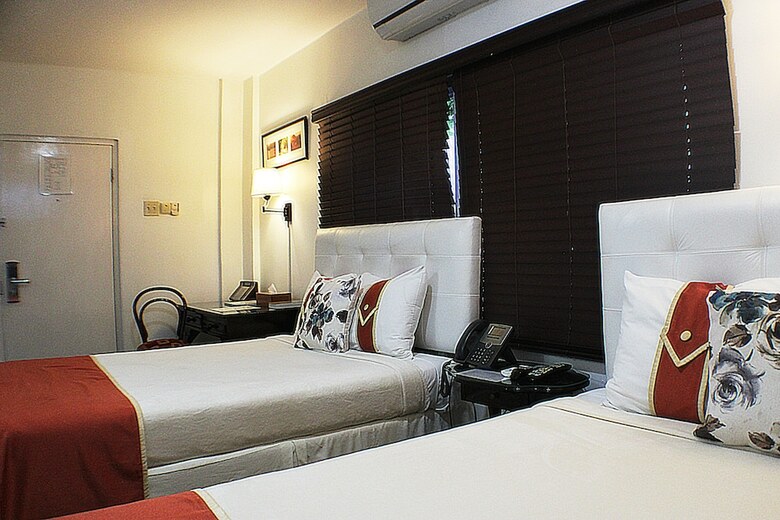 Altamont West Hotel