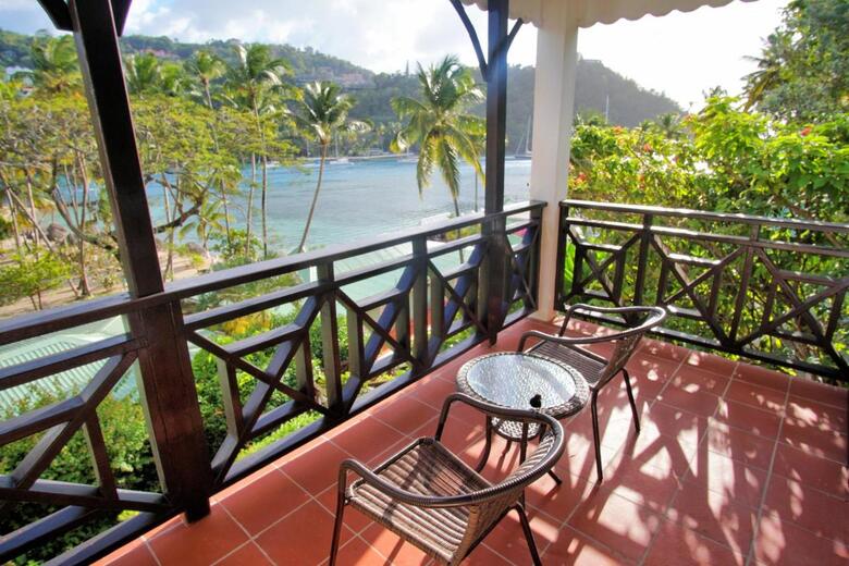 Hotel Marigot Beach Club & Dive Resort