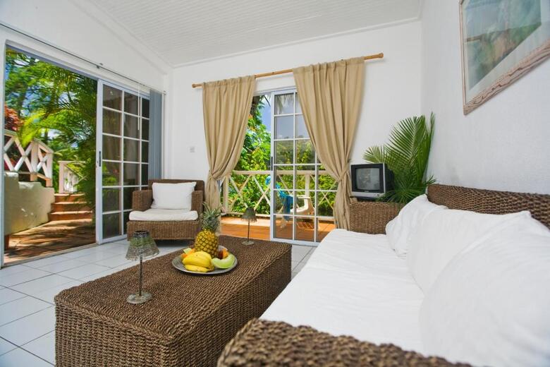Hotel Marigot Beach Club & Dive Resort