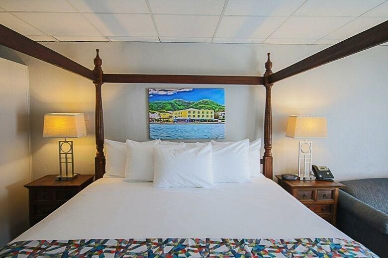 Hotel Caravelle